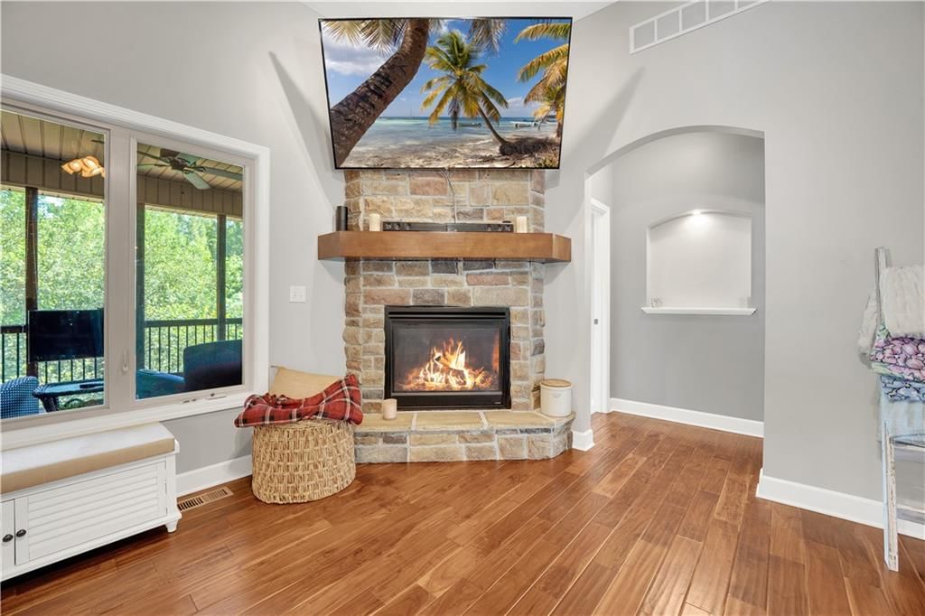 1211 Holland Square — photo 32