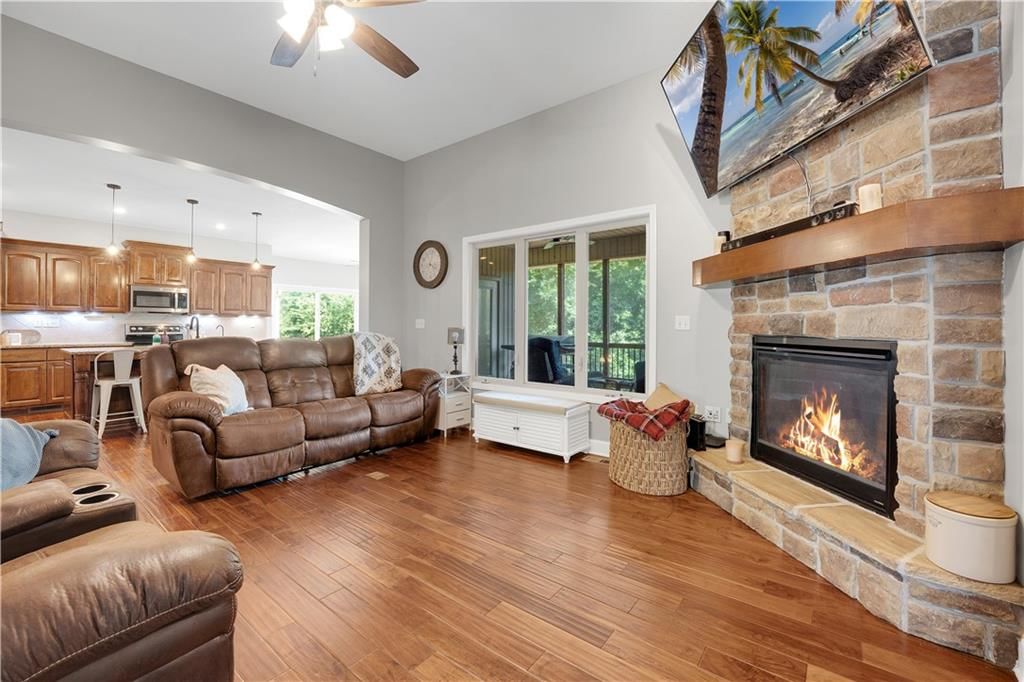 1211 Holland Square — photo 34
