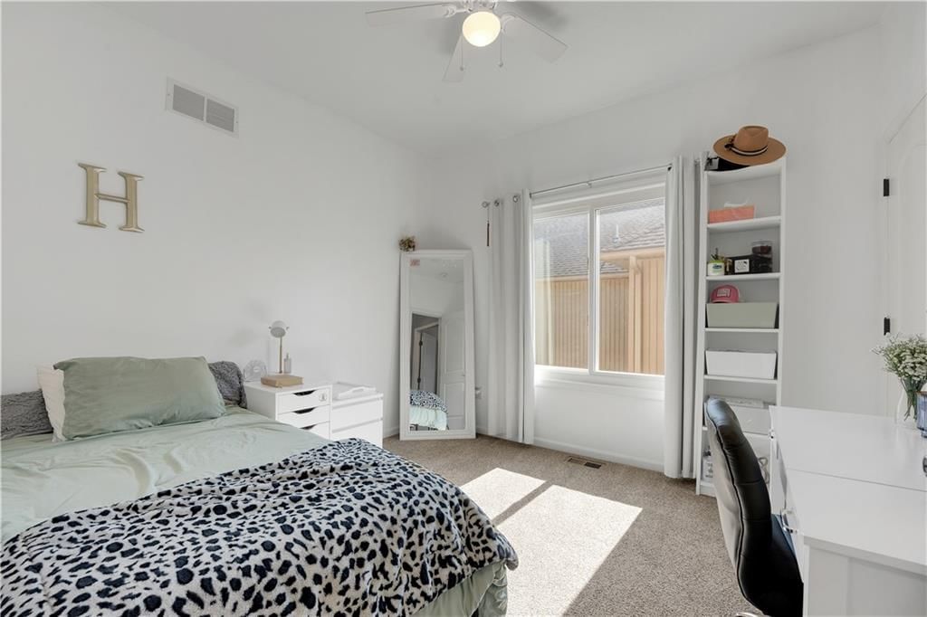1211 Holland Square — photo 65