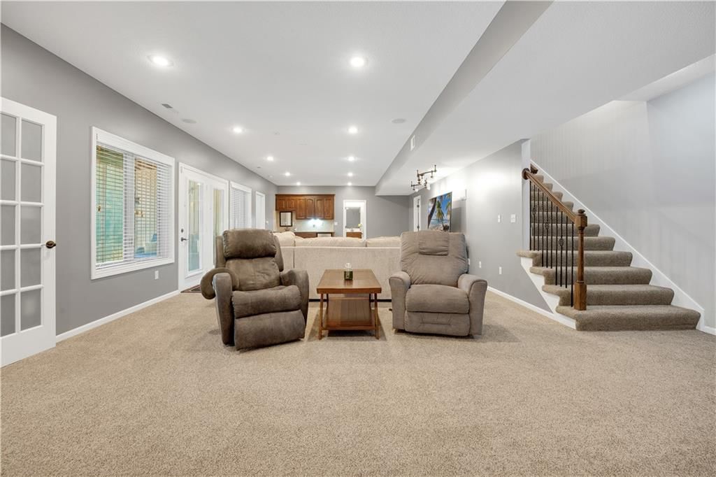1211 Holland Square — photo 76