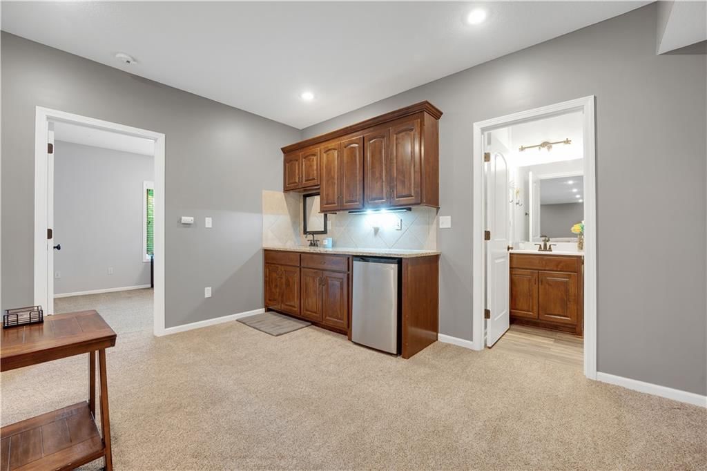 1211 Holland Square — photo 81