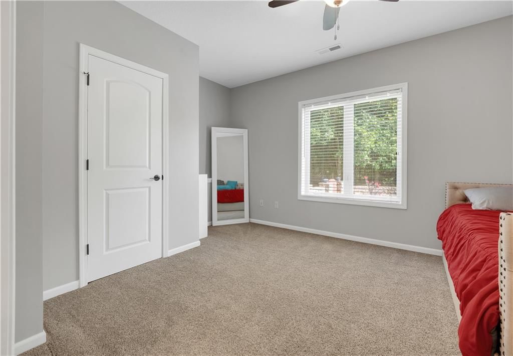 1211 Holland Square — photo 89