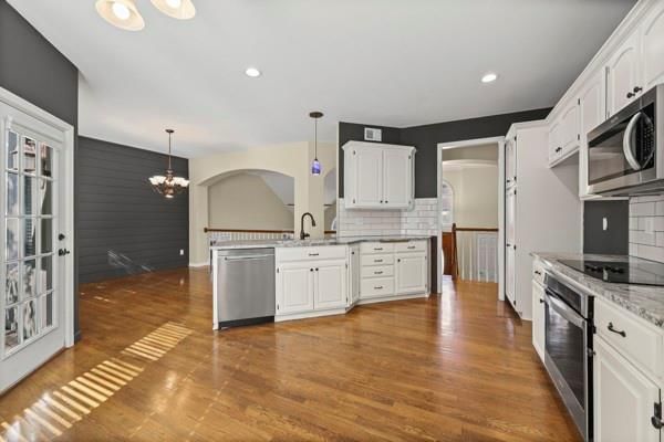 4557 NE Webster Drive — photo 9