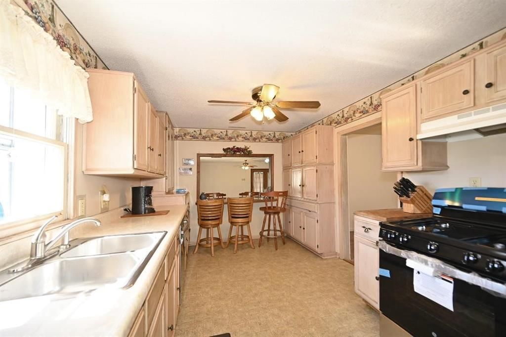 501 N Platte Avenue — photo 30