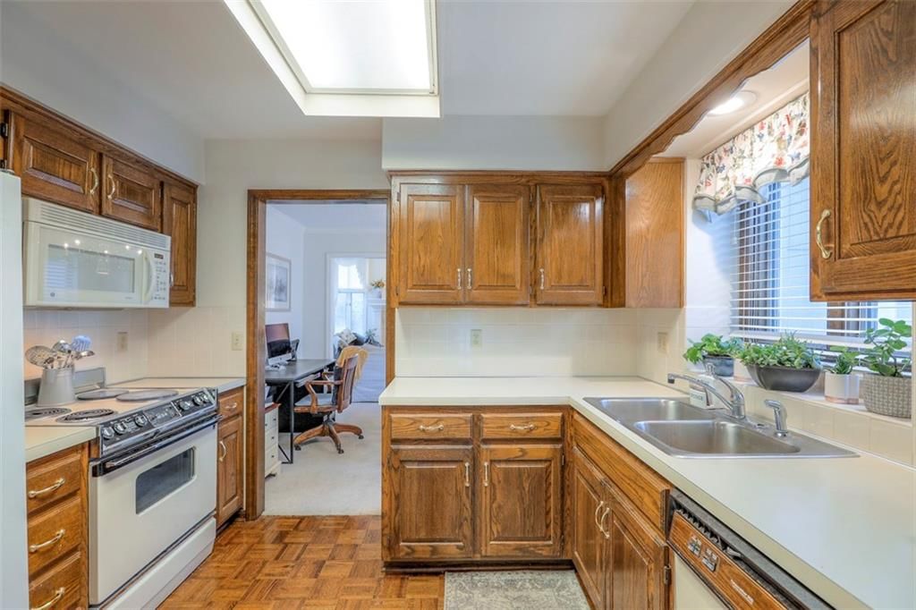 8313 W 120th Street — photo 9