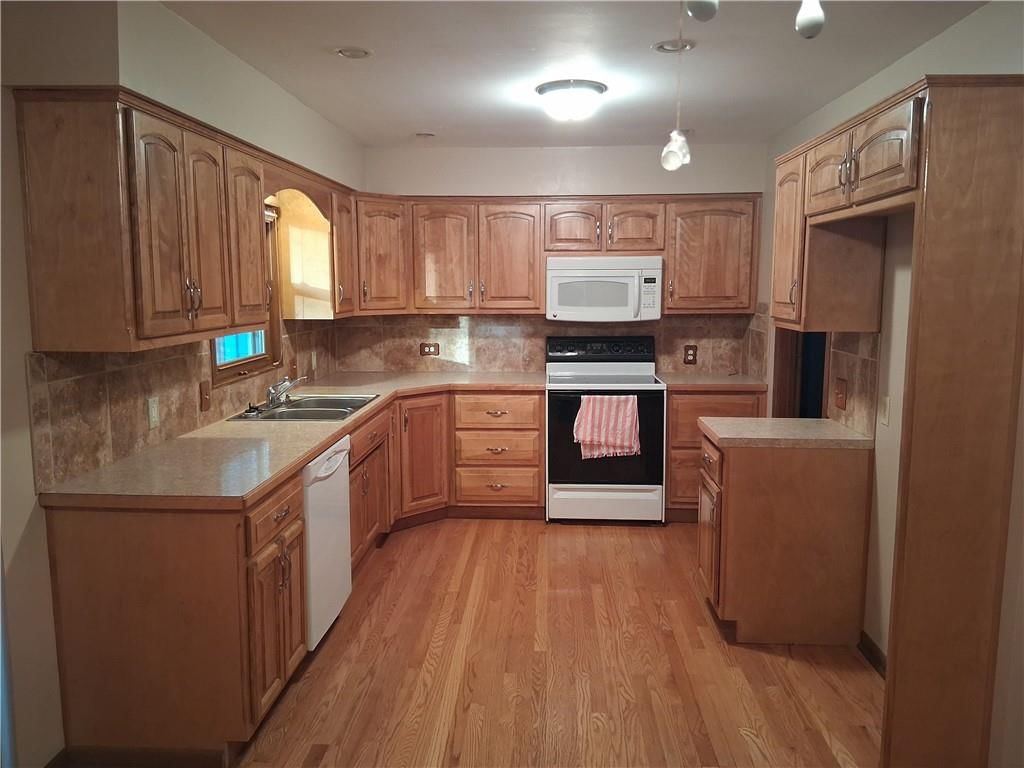 10004 Tracy Avenue — photo 6