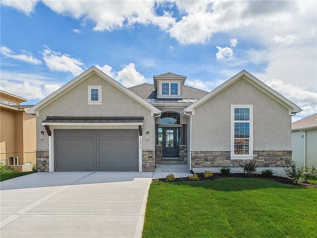 16979 S Cheshire Street, Olathe, KS
