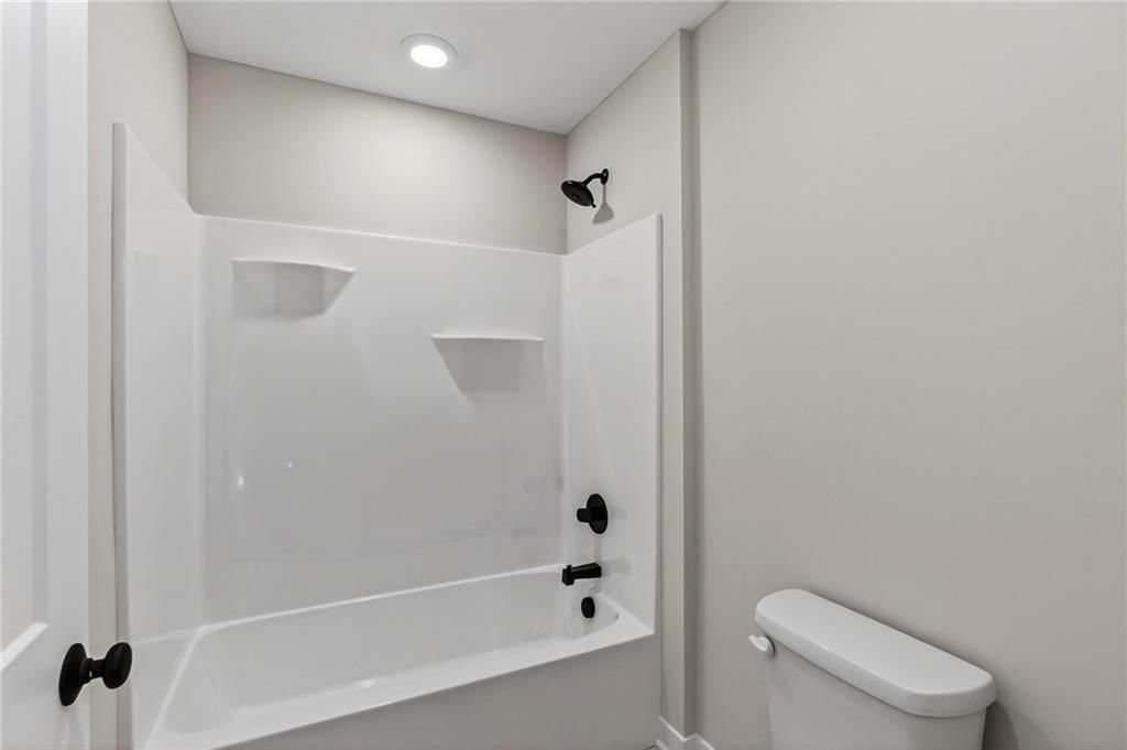7616 N Booth Avenue — photo 47