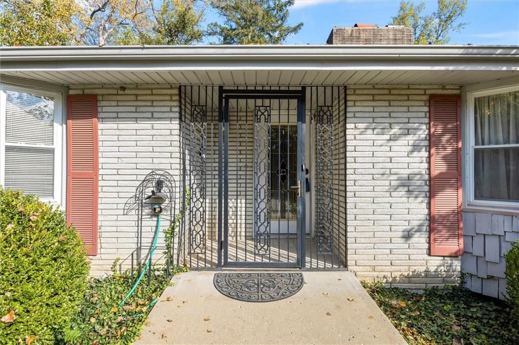 1929 Westwood Drive — photo 2