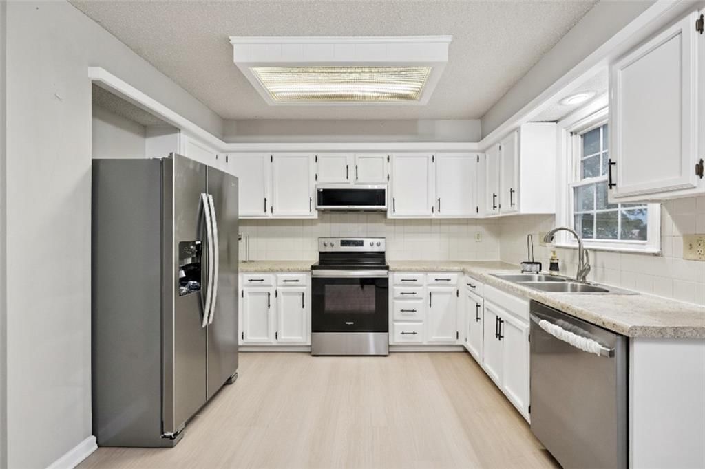 14813 W 150TH Pl Place — photo 10
