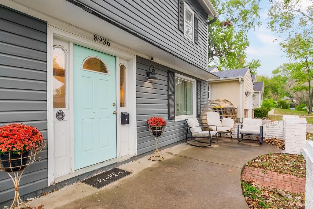 8936 Oak Street, Kansas City, MO
