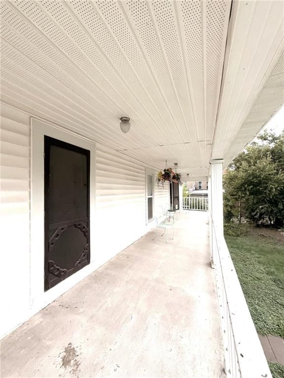 106 E Main Street — photo 33