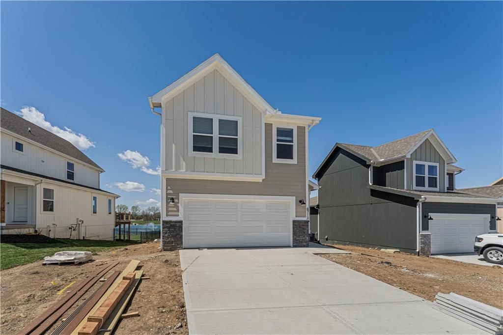 8773 SW 10th Street, Blue Springs, MO