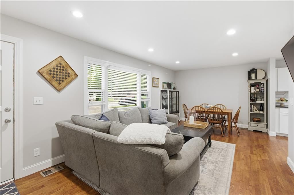 7918 W 88th Street — photo 5