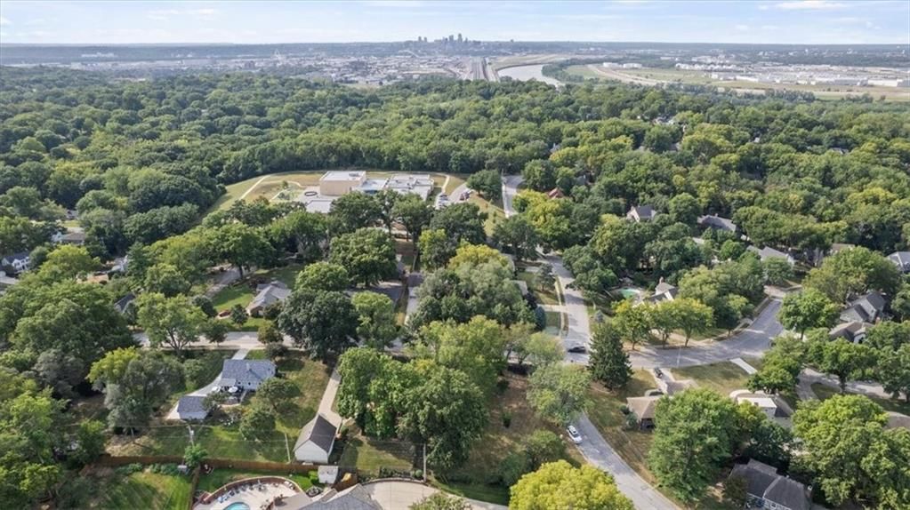 318 NW Briarcliff Road — photo 31