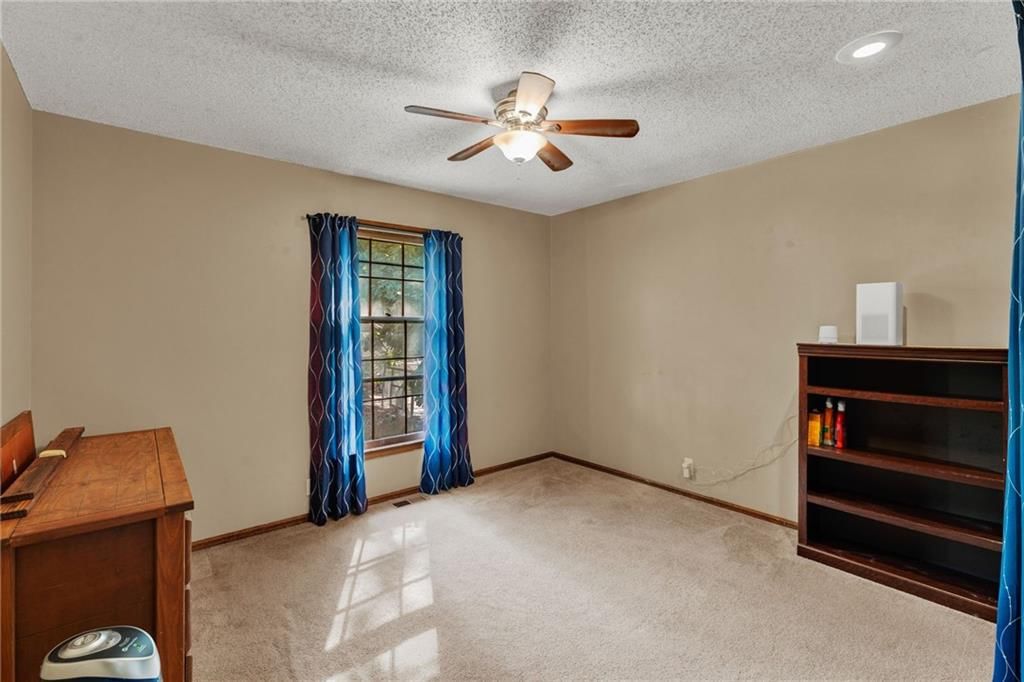 2556 Jasu Drive — photo 11