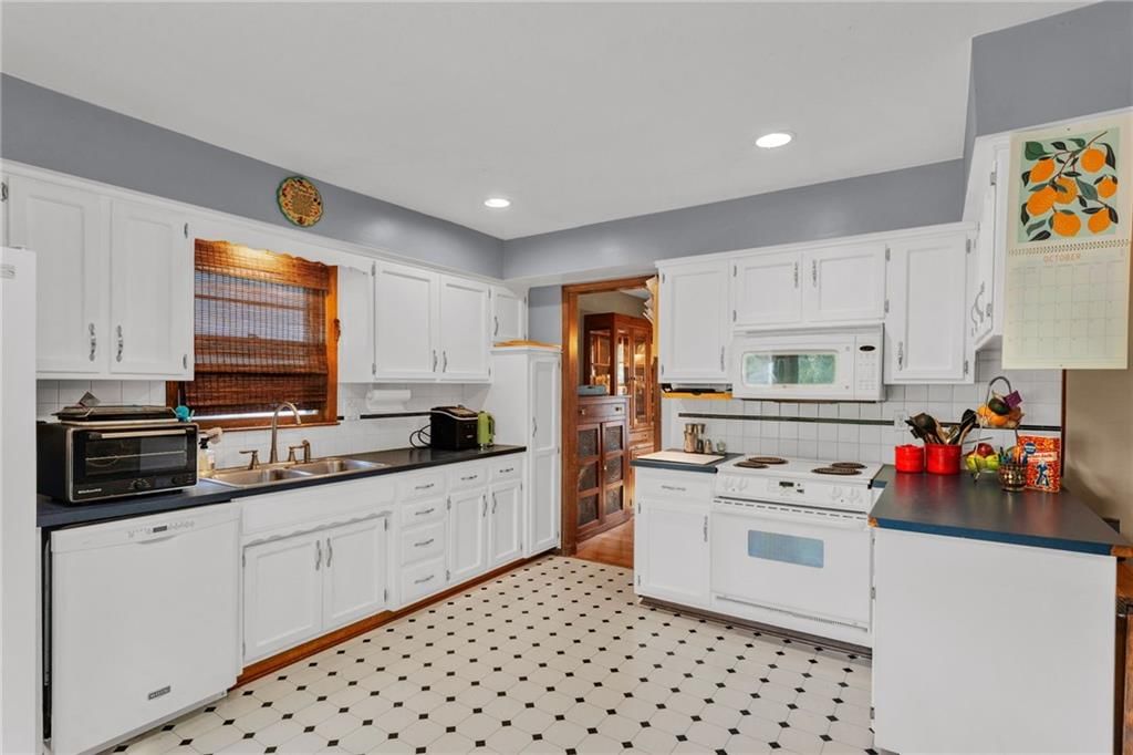 2556 Jasu Drive — photo 21