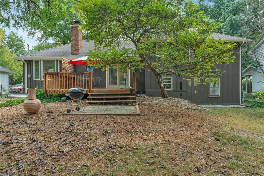 2556 Jasu Drive — photo 35