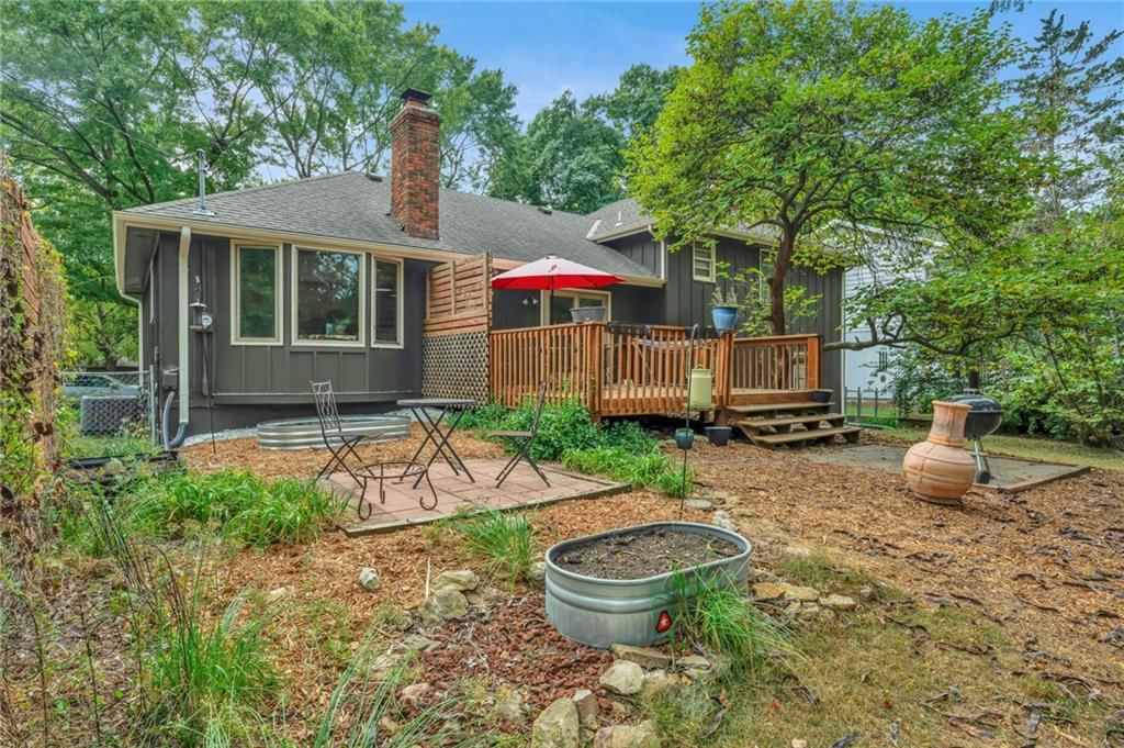 2556 Jasu Drive — photo 36