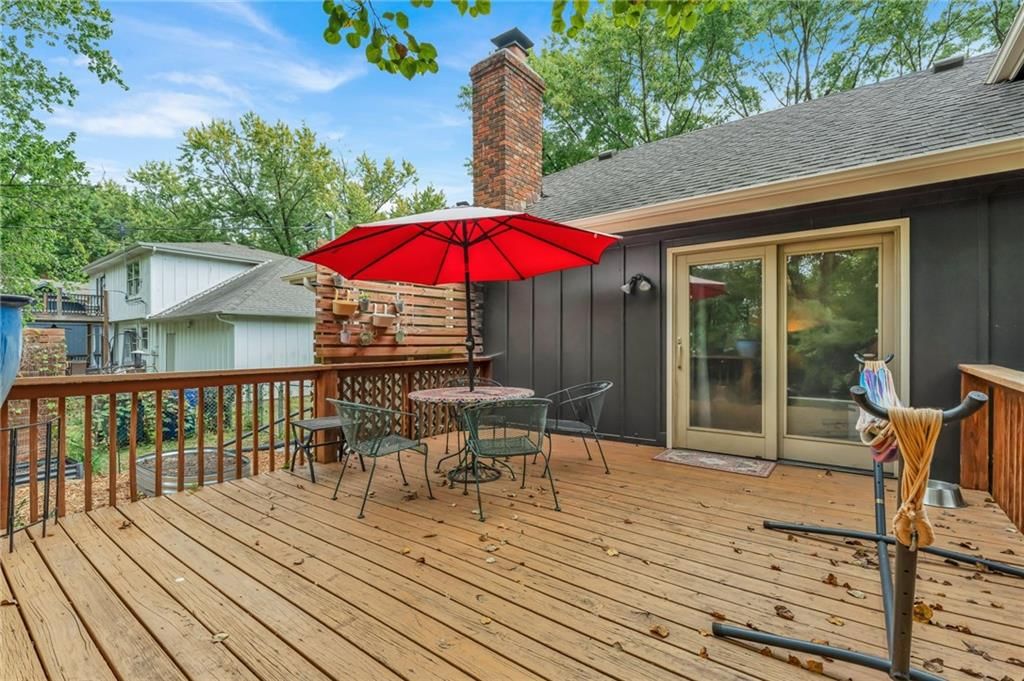 2556 Jasu Drive — photo 41