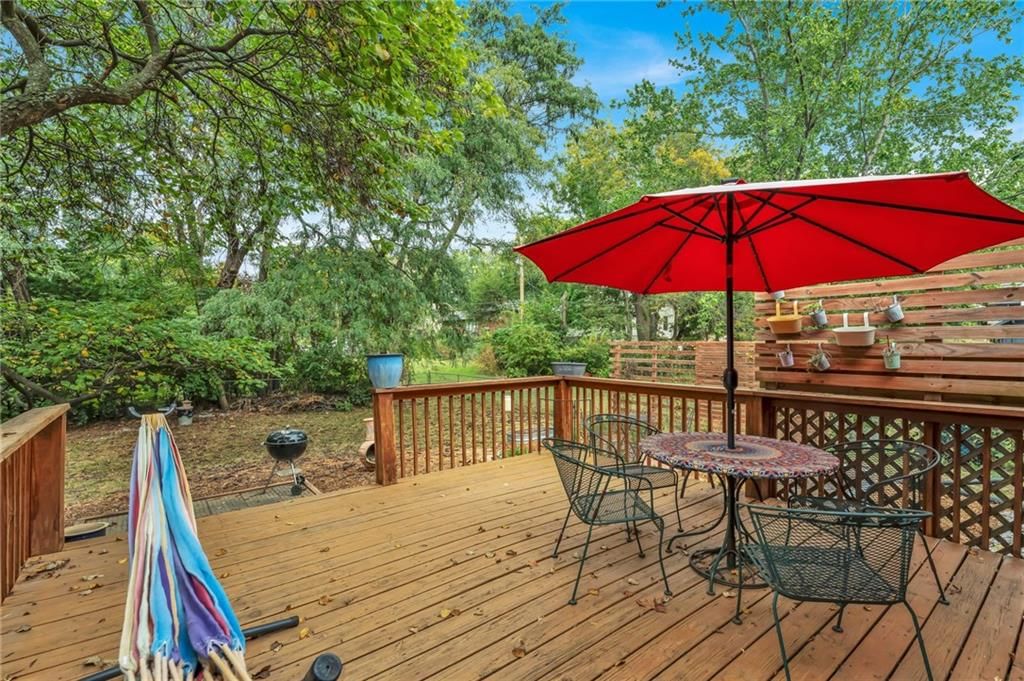 2556 Jasu Drive — photo 42