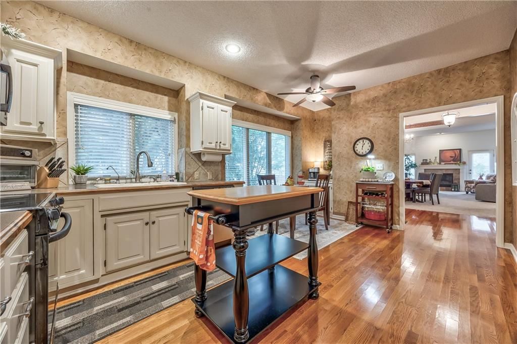 14306 Russell Street — photo 13