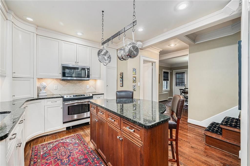 638 W 67th Street — photo 15