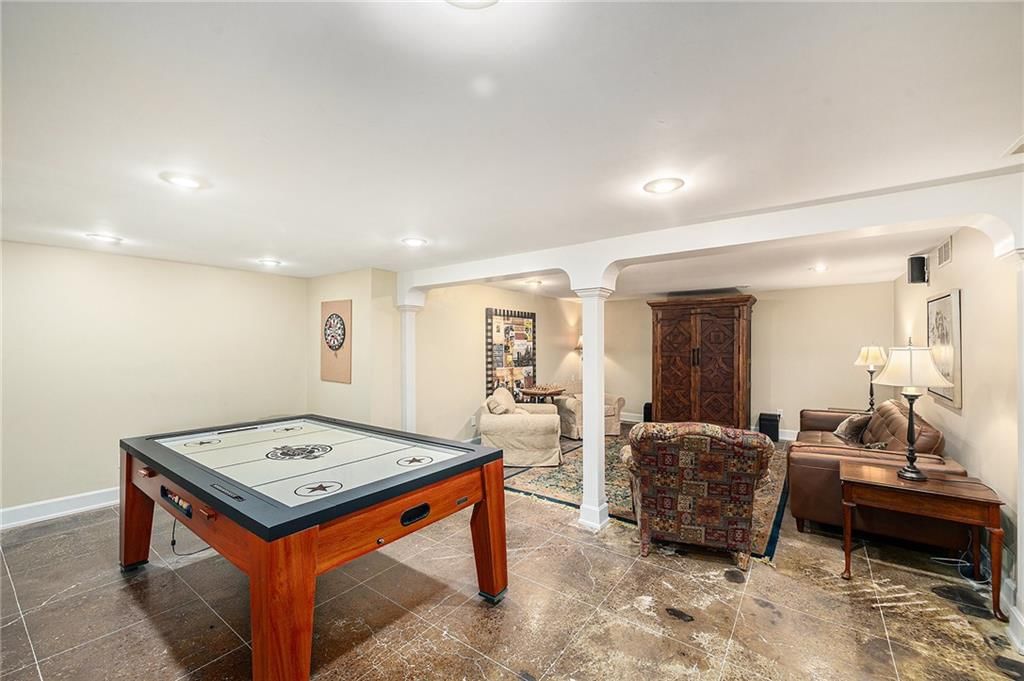 638 W 67th Street — photo 33
