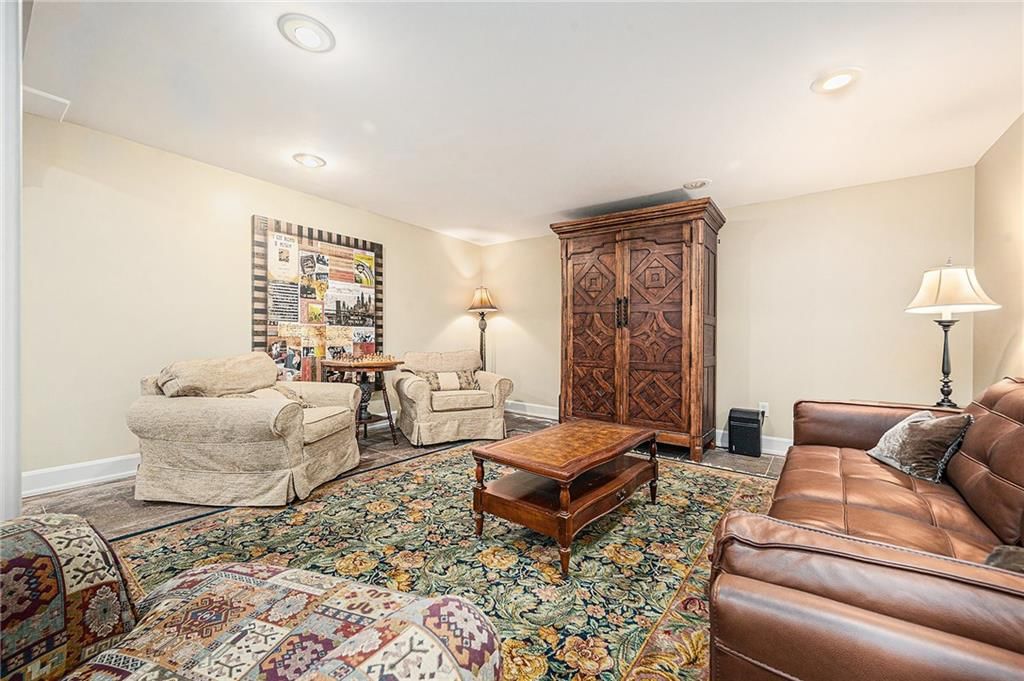 638 W 67th Street — photo 34