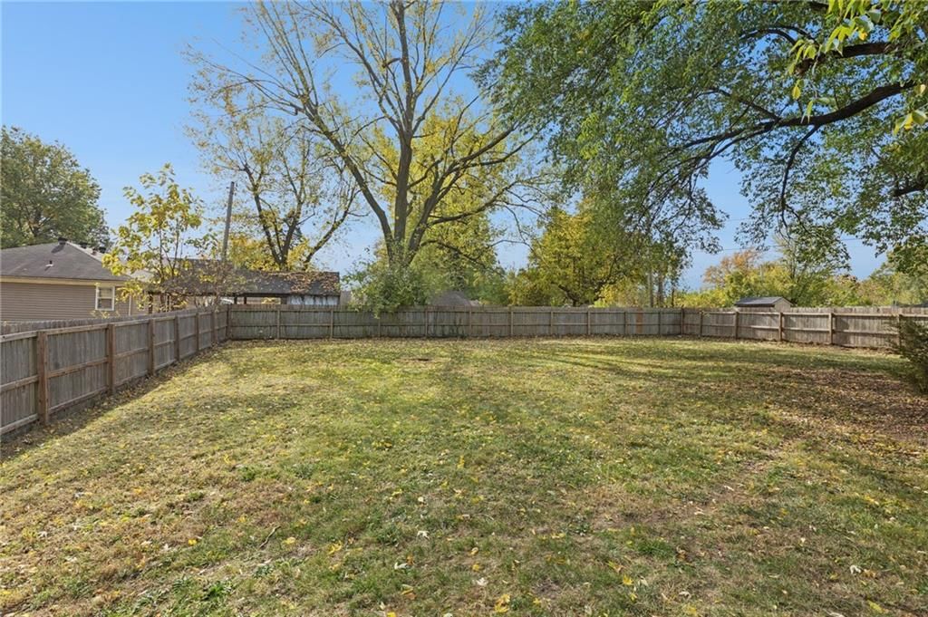 315 NE Forest Avenue — photo 32