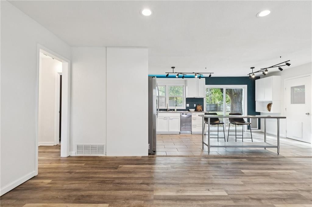 315 NE Forest Avenue — photo 5