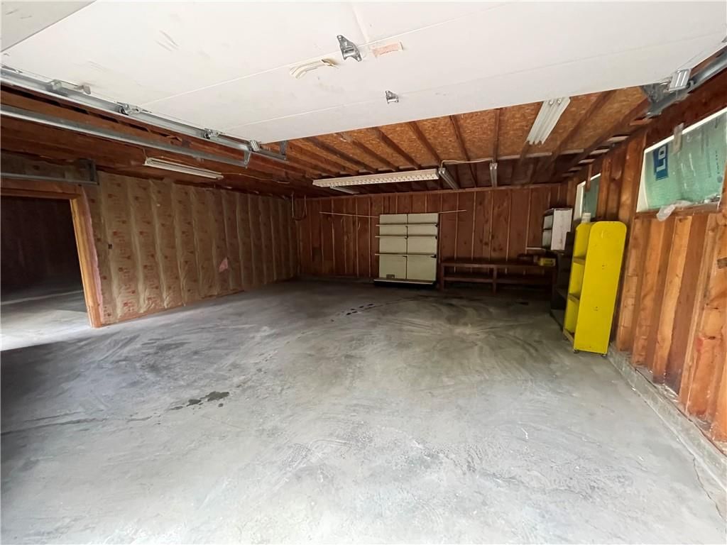 106 E Carlton Street — photo 3
