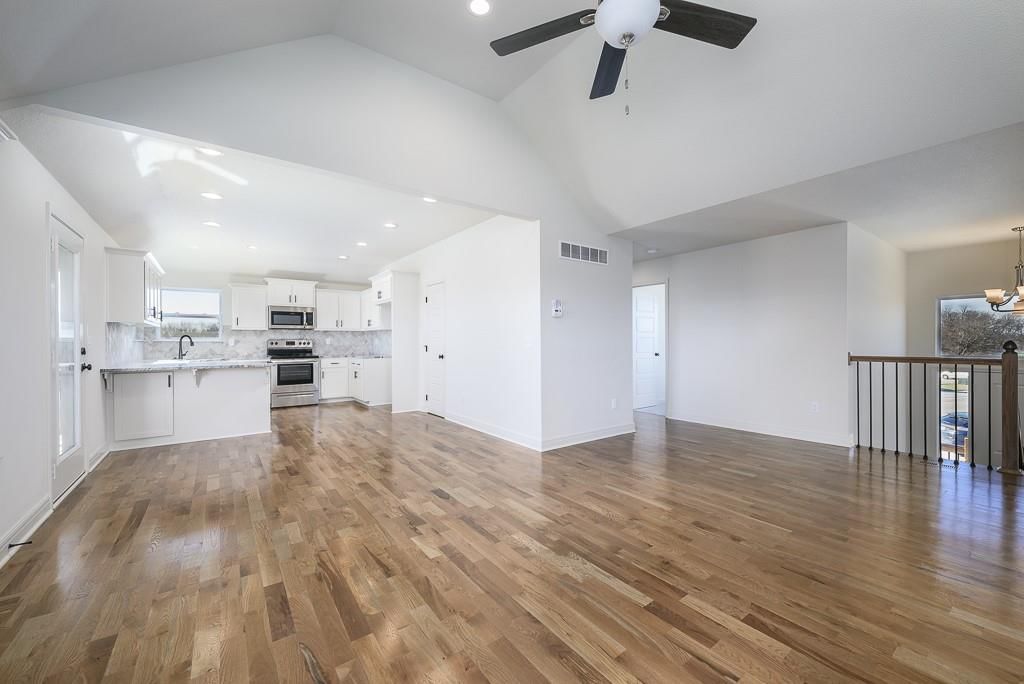 11106 Nogard Avenue — photo 11