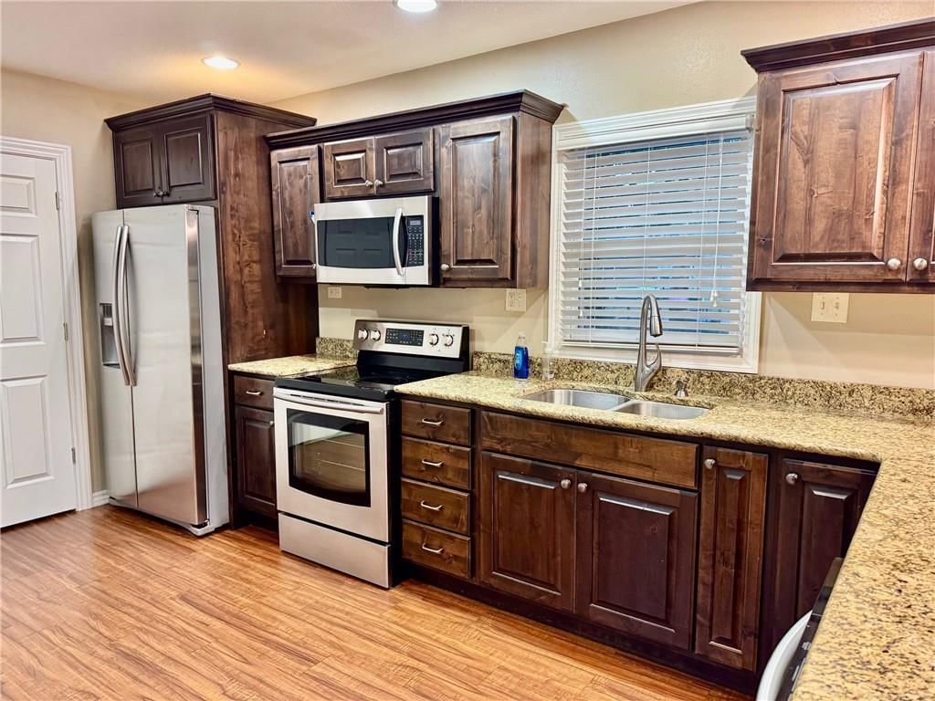 1911 S Locust Street — photo 11