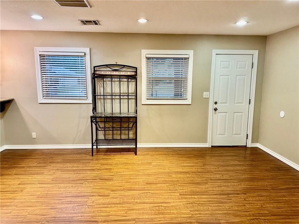 1911 S Locust Street — photo 14