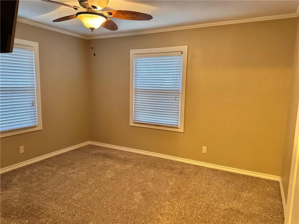 1911 S Locust Street — photo 15