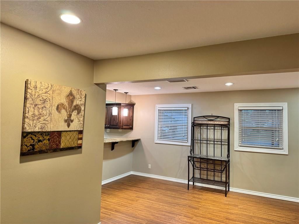 1911 S Locust Street — photo 3