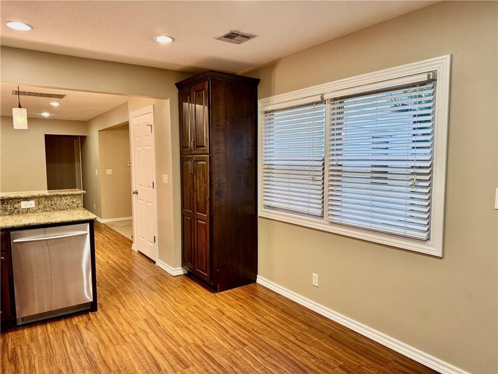 1911 S Locust Street — photo 7