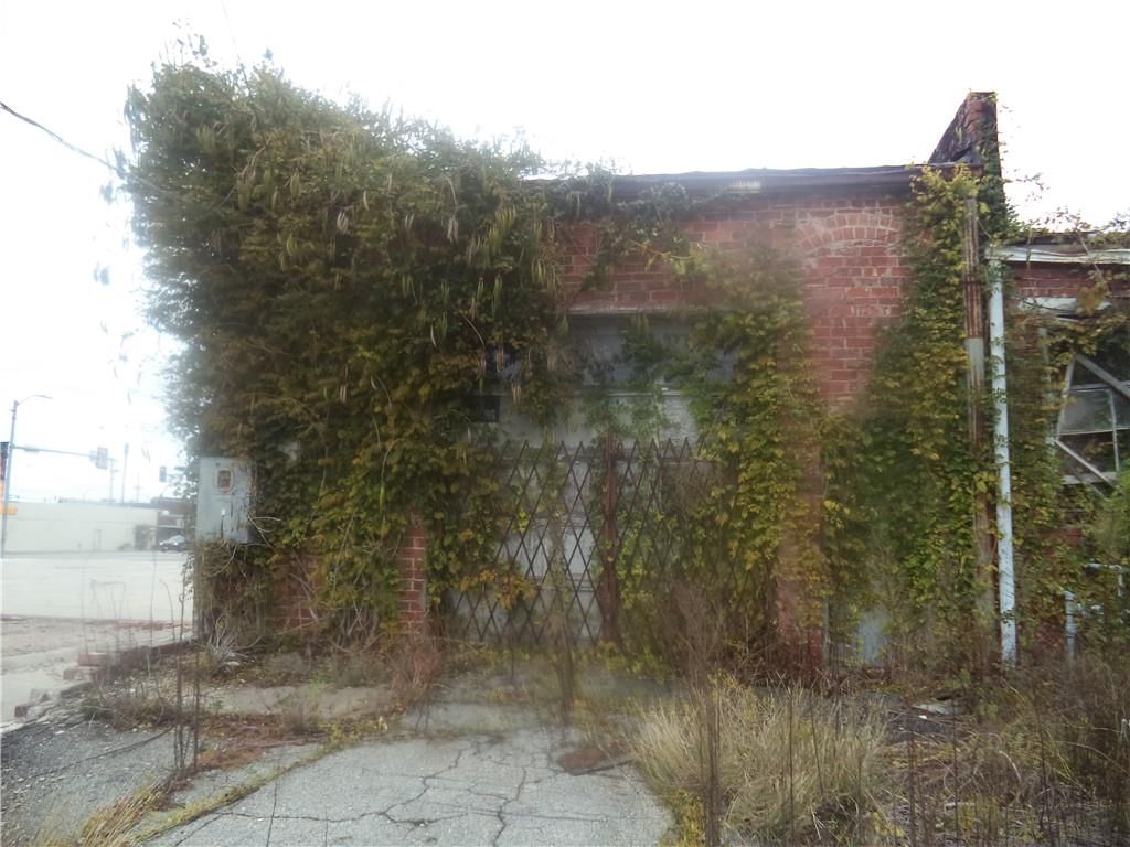 209 E Main Highway — photo 2