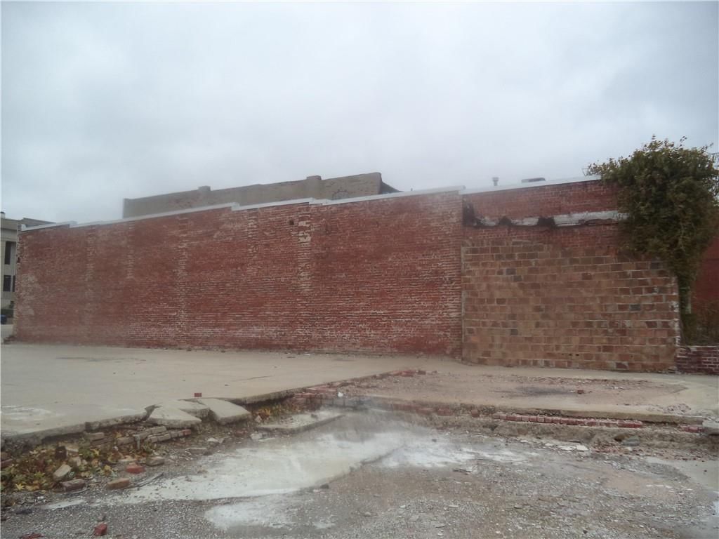 209 E Main Highway — photo 3