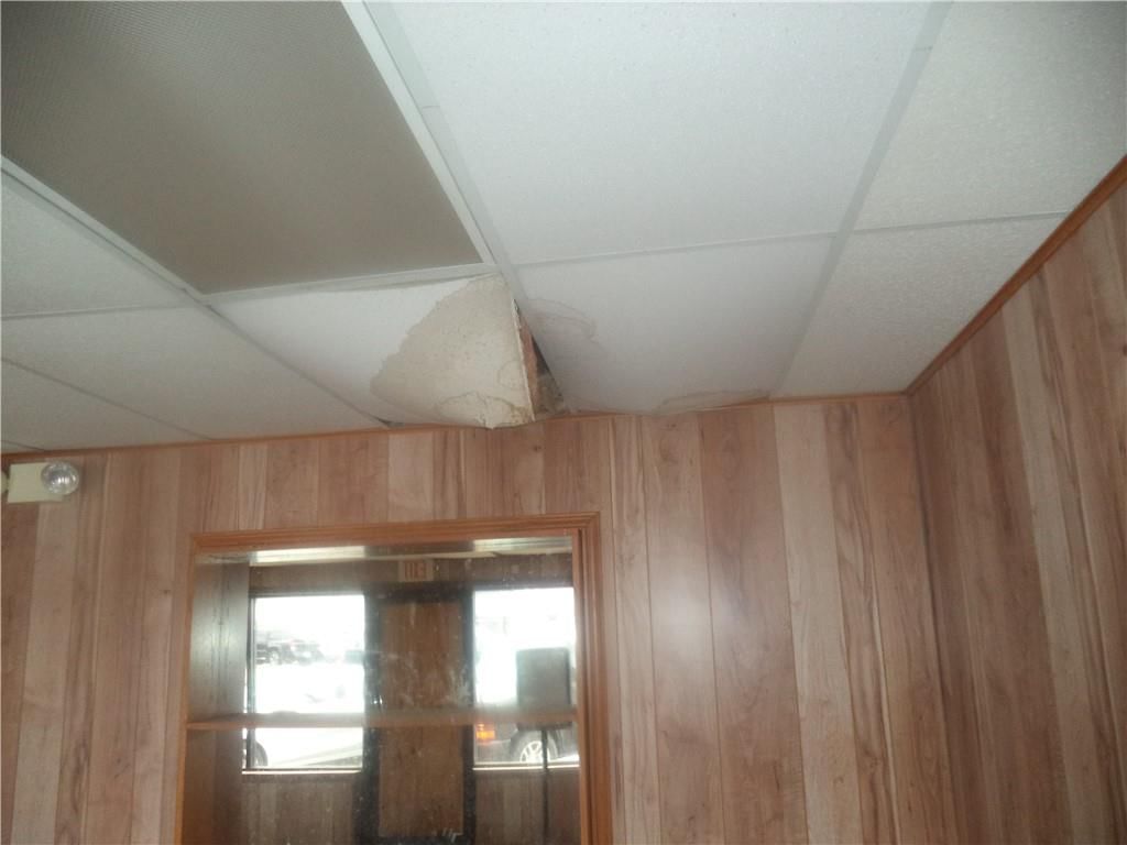 209 E Main Highway — photo 7