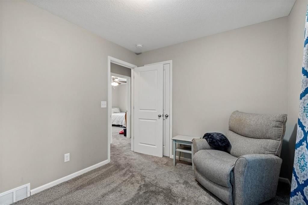 Photo 16 of 31 - 8704 W 88th Street