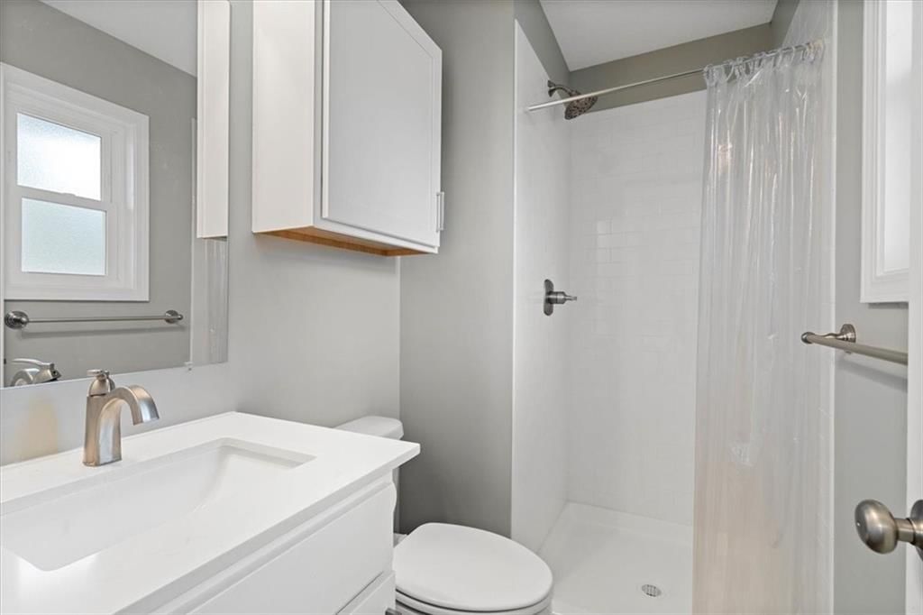 Photo 21 of 31 - 8704 W 88th Street