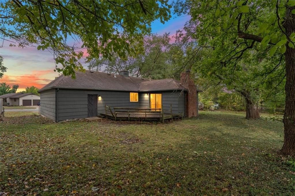 Photo 27 of 31 - 8704 W 88th Street