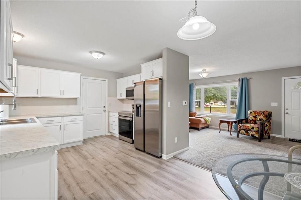 Photo 8 of 31 - 8704 W 88th Street