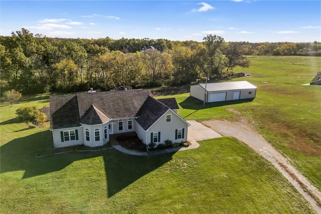 7191 SE Downing Road, Holt, MO