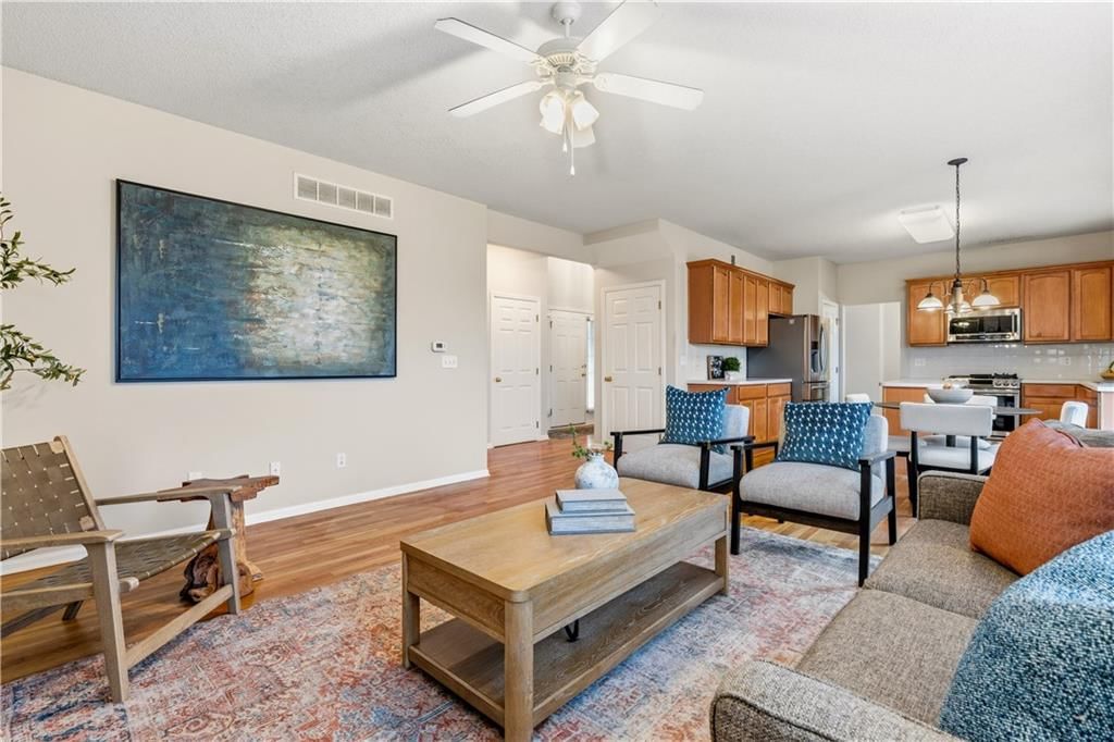1864 W Concord Drive — photo 9