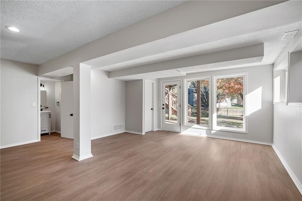 16203 W 157 Terrace — photo 28