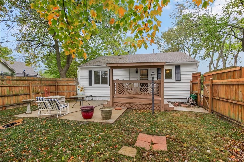 513 E Poplar Street — photo 15