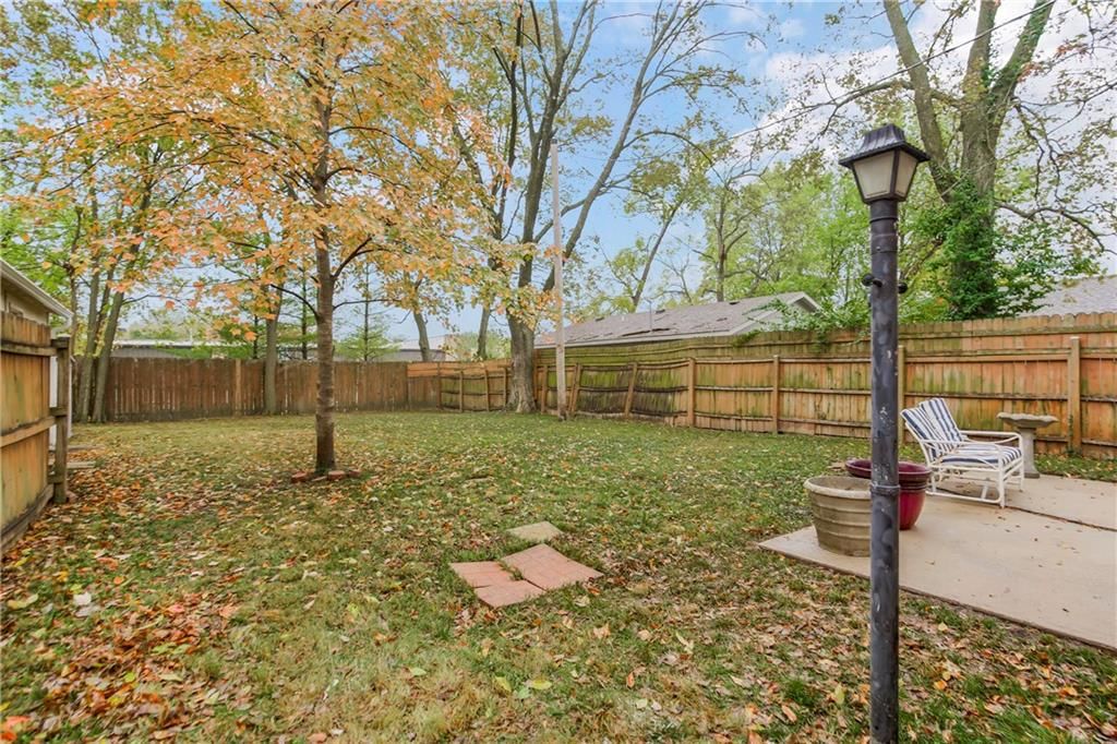 513 E Poplar Street — photo 16